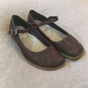 Camper Mary Jane flats!